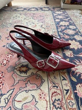 Steve Madden Burgundy Pointed Slingback Pumps with Buckle - 9 Womens